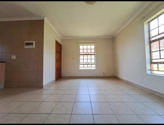 3 BEDROOM HOUSE FOR SALE IN OLIEVENHOUTBOSCH